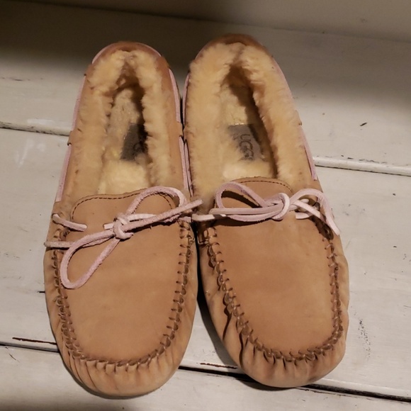 how to clean ugg moccasin slippers